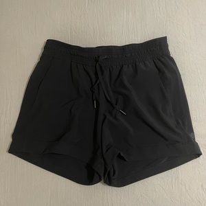 Lululemon spring break away shorts